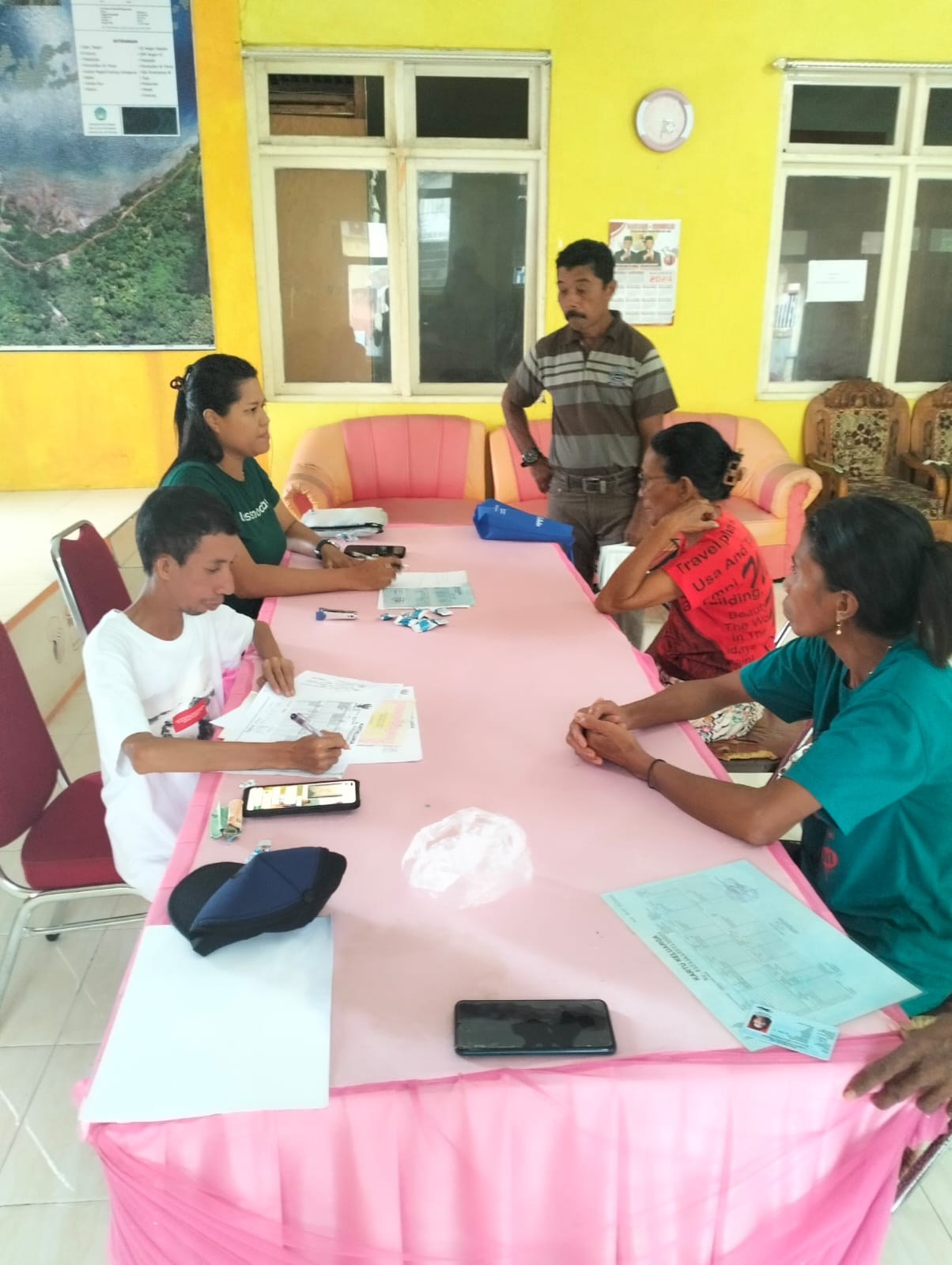 Pelayanan Dokumen Administrasi Kependudukan Di Kecamatan Nusalaut Desa Nalahia