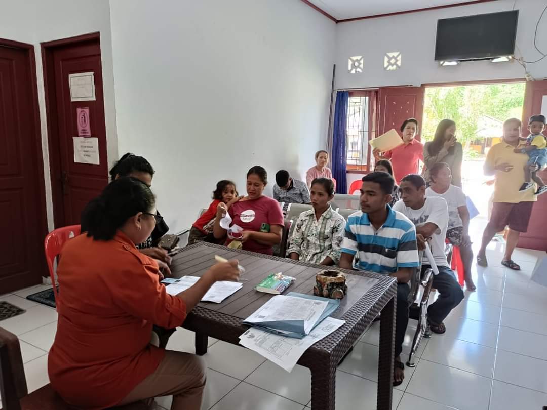 Pelayanan Adminduk Di Kecamatan Saparua Desa Saparua