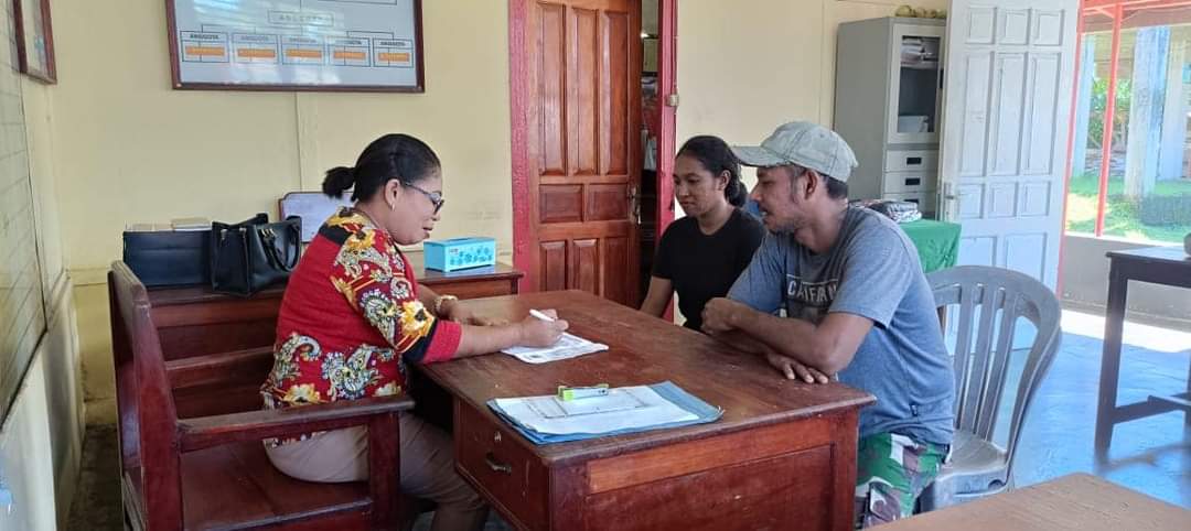 Pelayanan Adminduk Di Kecamatan Saparua Desa Tiouw